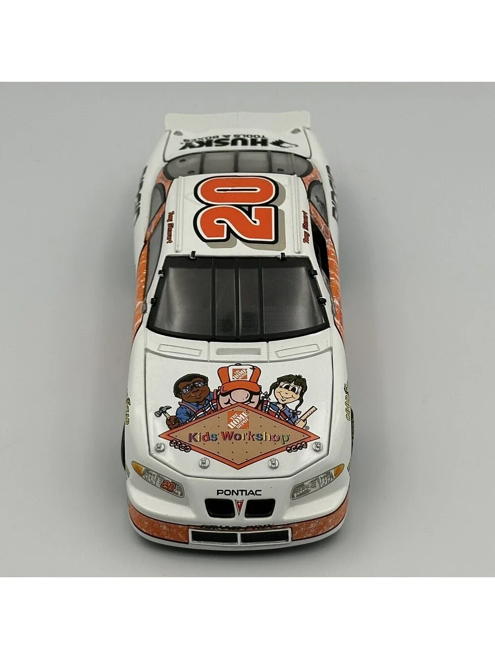 Tony Stewart #20 Home Depot Kids Workshop 2000 NASCAR 1:24 Diecast Action